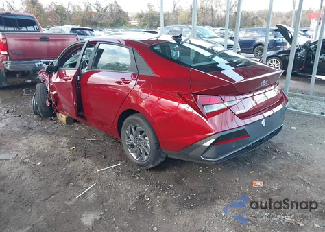 2024 Hyundai Elantra Sel z USA, uszkodzony, nr VIN KMHLM4DG3RU639796